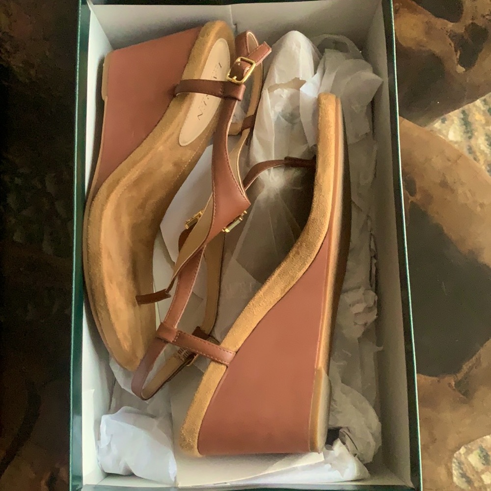 Brown polo tan leather Ralph Lauren Jeannie sandals